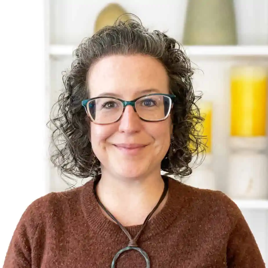 Headshot of Mountainside Treatment Center's staff member Lauren Johnson