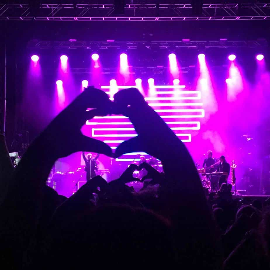 Heart sign at Mountainside Treatment Center Alumni Recovery Fest Event 2018