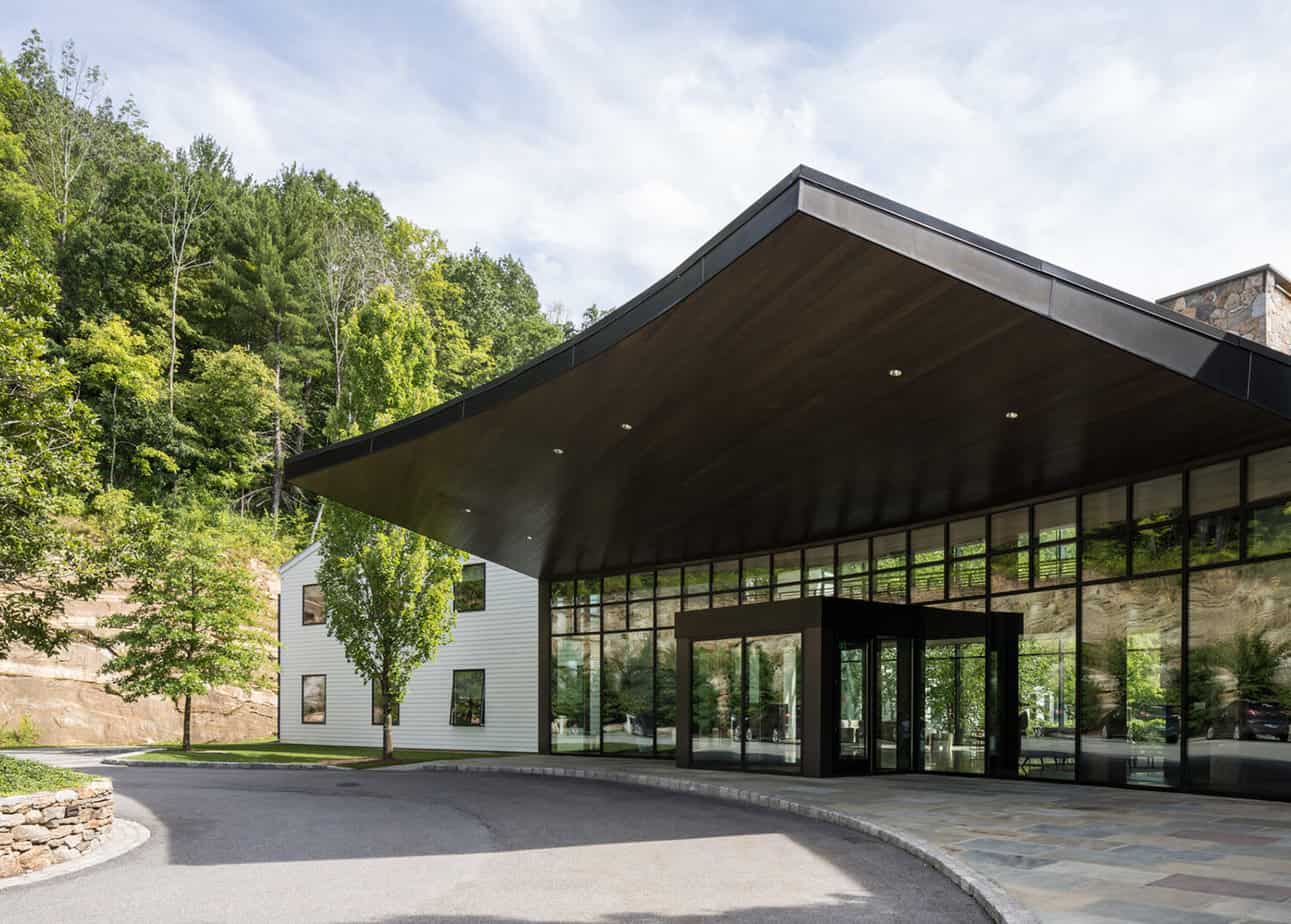 Main Building at Mountainside Treatment Center in Canaan, CT